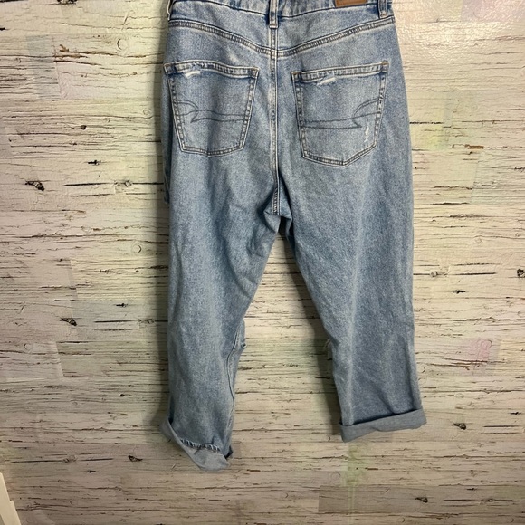 American Eagle Curvy 90s Straight Stretch Distressed Jeans Size 6 - Picture 8 of 9